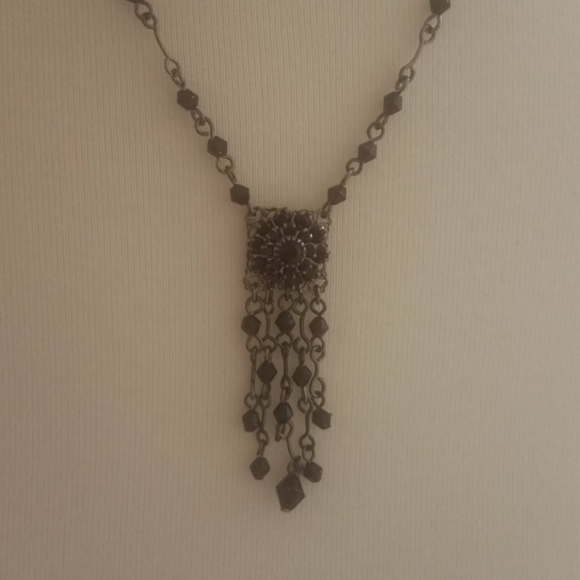 Jewelry - Burgundy beaded necklace